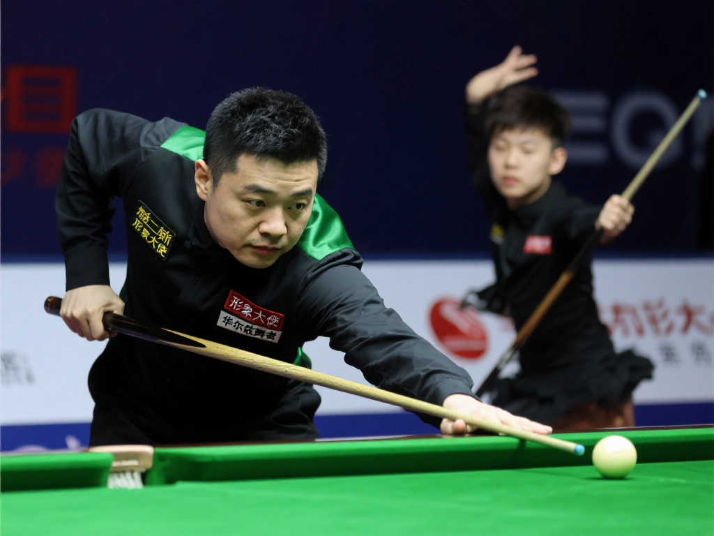 他依旧是联 他依旧是联